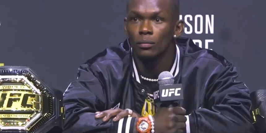 Šampión střední váhy UFC Israel Adesanya a jeho GA-110